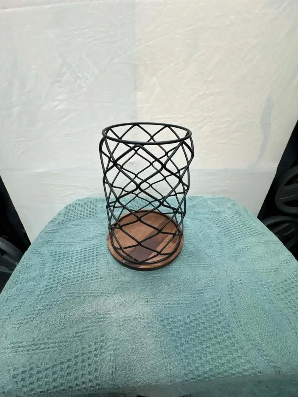 Keurig K-Cup Coffee Pod Rotating Carousel Storage Organizer with Wood Base